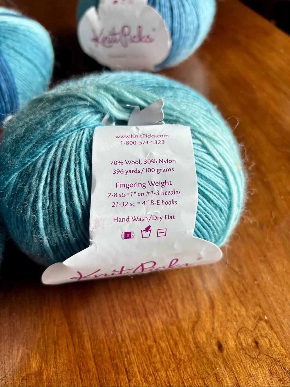 Knit Picks Chroma Wool Blend Fingering Yarn in Aqua & Teal - Picture 3 of 4